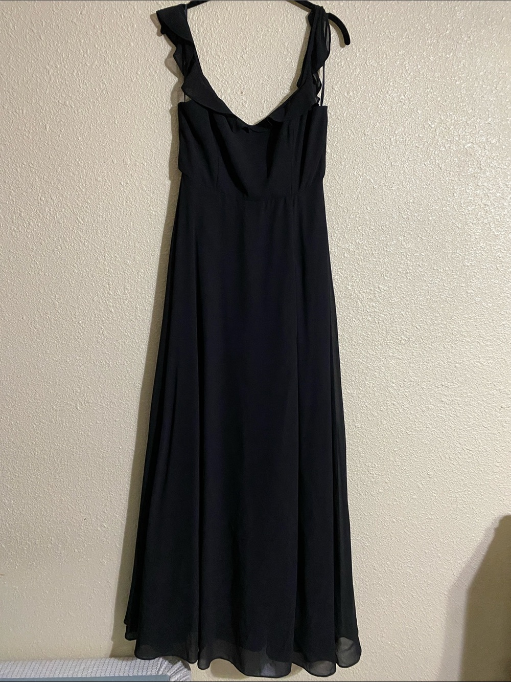 Lulus Dreamy Adoration Black Ruffled Maxi Dress Size M NWT - Picture 4 of 16